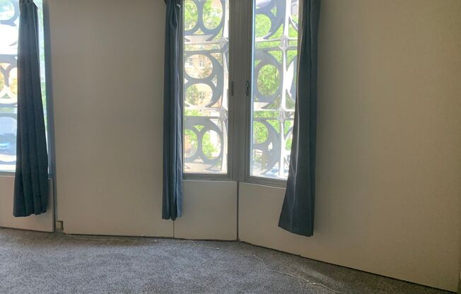 Studio, 1 bath, $750, Unit 373