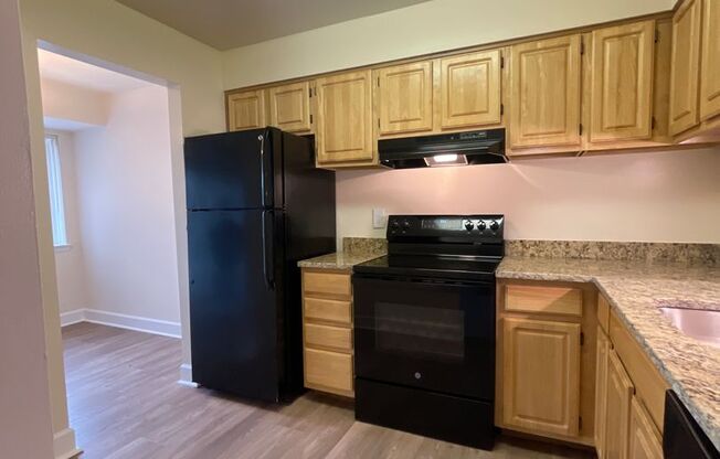 2 beds, 2 baths, 1,000 sqft, $1,975, Unit 14210 #302