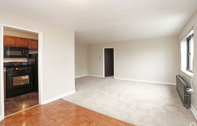 2 beds, 1 bath, 723 sqft, $1,650, Unit 05D