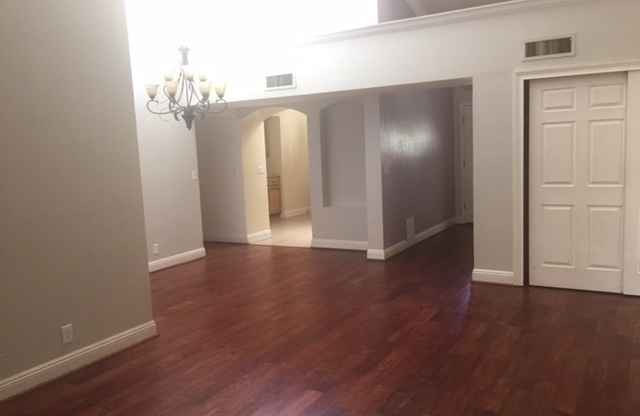 3 beds, 2 baths, $2,000