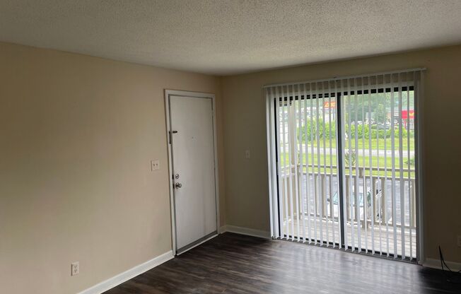 2 beds, 2 baths, $895, Unit 2424