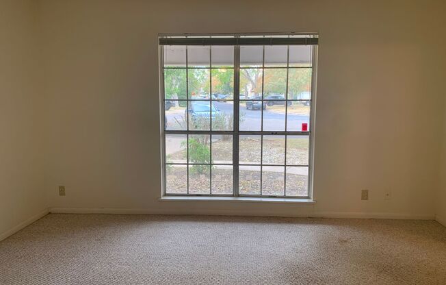 Lovely 4/2 in Brentwood Neighborhood