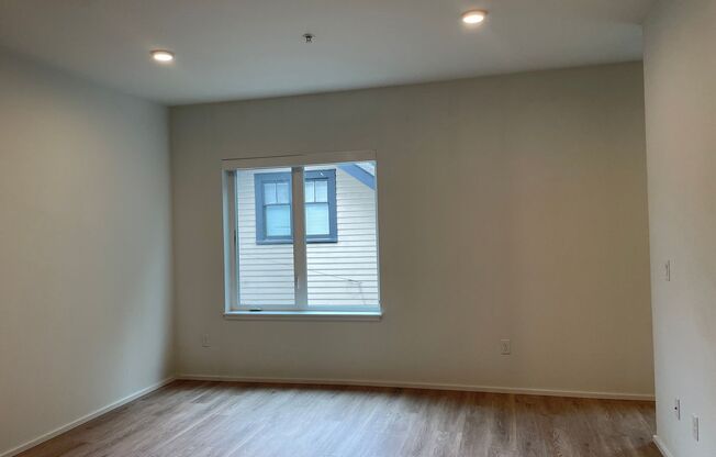 1 bed, 1 bath, 533 sqft, $1,498, Unit 201