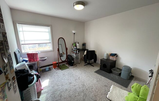 2 beds, 1 bath, $1,395, Unit 223