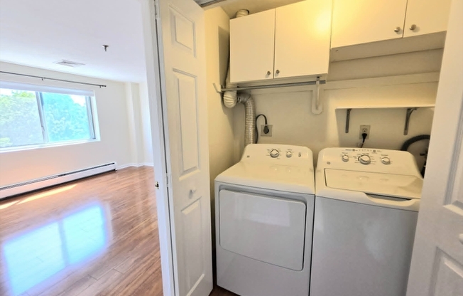 2 beds, 2 baths, 861 sqft, $2,450, Unit 407