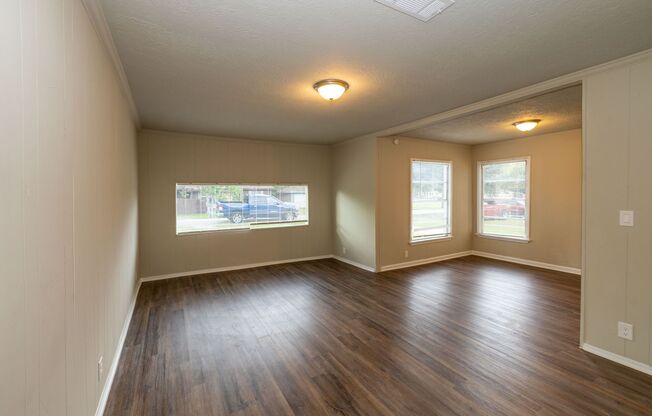Just Renovated! Close to Hwy 287 Immediate move in!