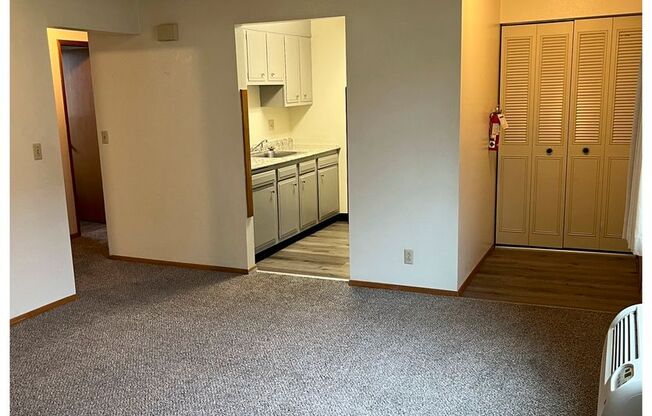 1 bed, 1 bath, 550 sqft, $945, Unit 36