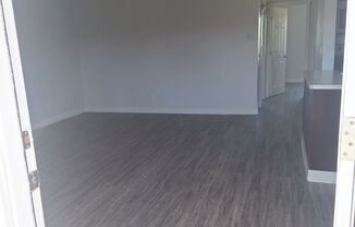 2 beds, 1 bath, 890 sqft, $1,200, Unit 102