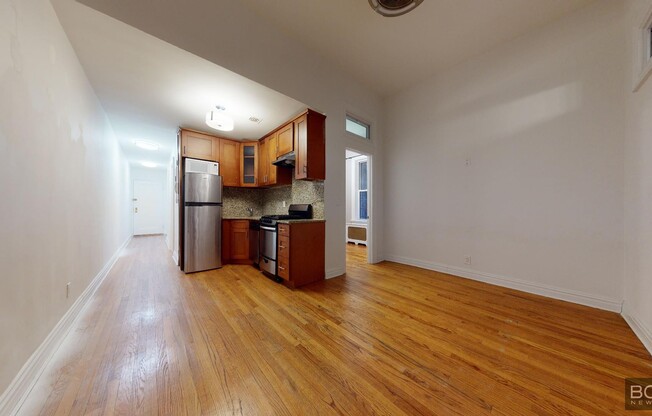 107 W 68th St #1E