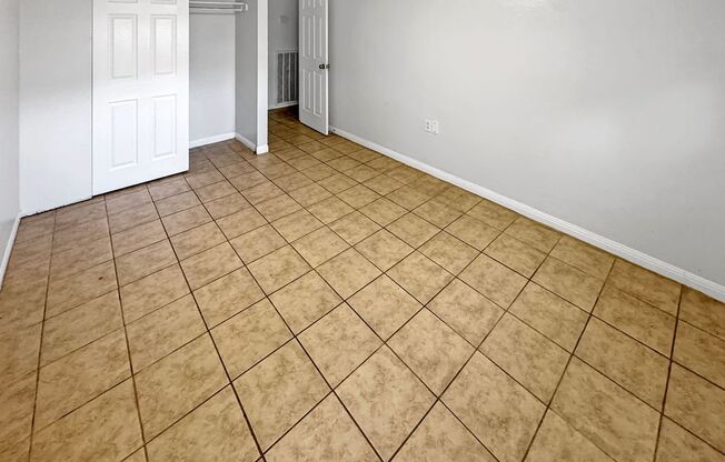 Spacious 3-Bedroom Home on Corner Lot – Available for Immediate Move-In!