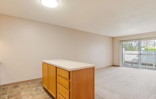 1 bed, 1 bath, 547 sqft, $1,350, Unit 4