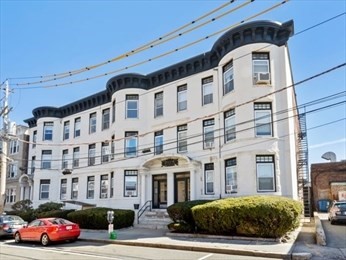 17 Green St Apt B2