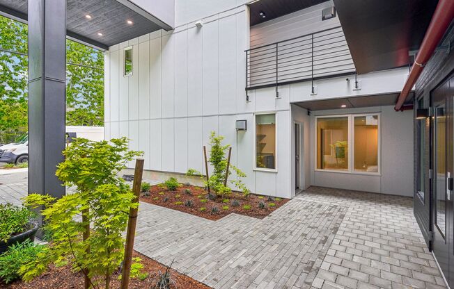 Studio, 1 bath, 250 sqft, $1,350, Unit 101