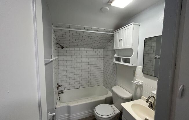 3202 McArthur