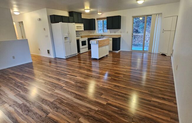 Spacious 3-Bedroom Split-Level with Bonus Room and 2-Car Garage