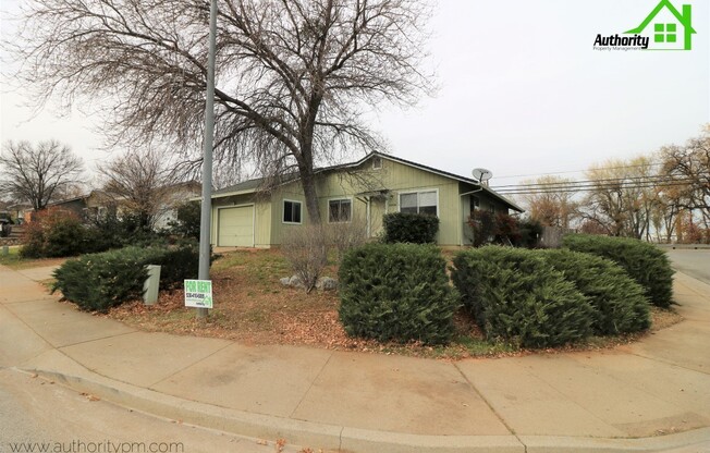 20594 Cinabar - Located in Downtown Cottonwood | Dog/Cats are considered with an additional $50/month each!