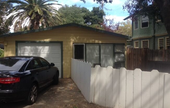 One Bedroom Charmer in Palo Alto