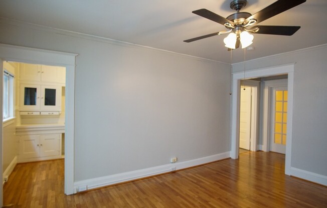 Spacious 2nd Floor Studio w/Hardwoods Ready Early October!
