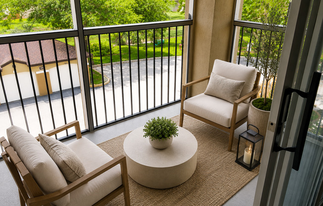 Gorgeous Wood Floors 1/1 condo for RENT @The Crest close to UCF