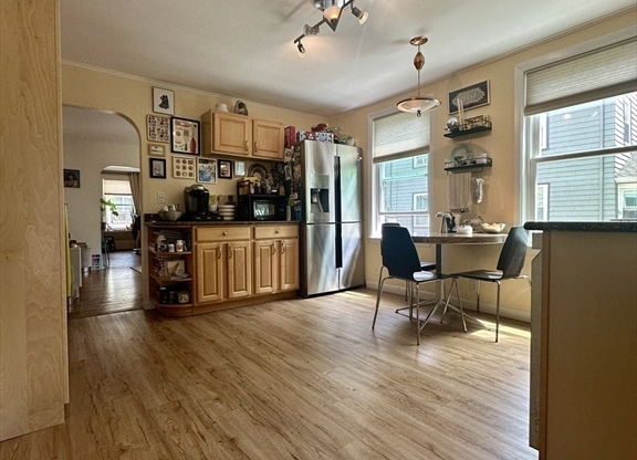 25 CEDAR ST