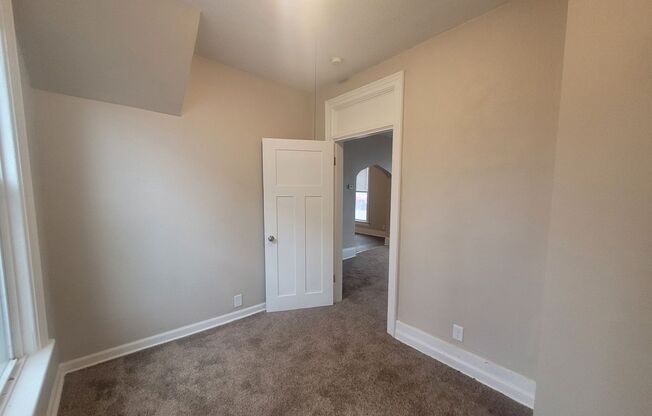 3 beds, 1 bath, $1,395