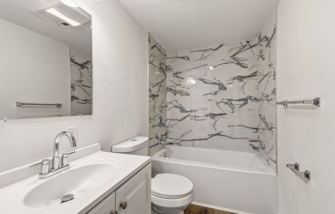 Beautiful 2 bedroom home in Lawrenceville available now!