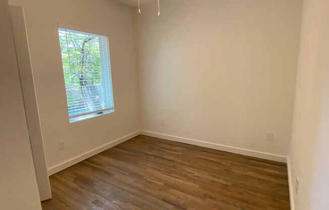 2 beds, 1 bath, 630 sqft, $2,145, Unit 011