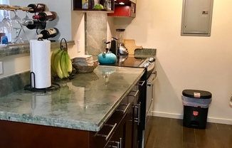 Beautiful & Convenient 2/2/2 Unit