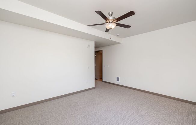 3 beds, 2 baths, $2,800, Unit Unit B303