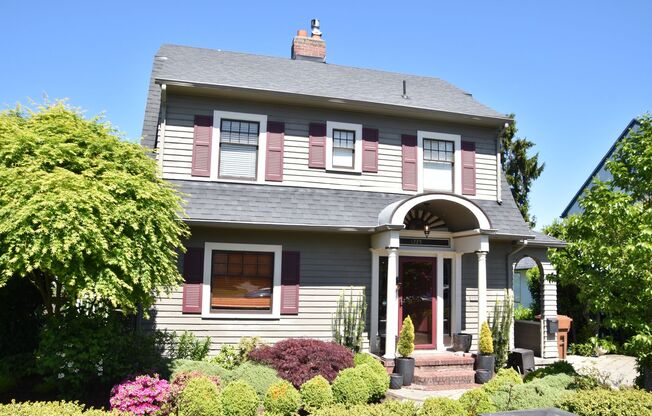 Spacious 3 Bedroom 3 Bath Old Town Tacoma Home