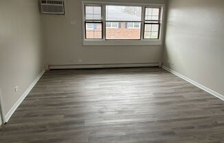 3 beds, 1.5 baths, 1,250 sqft, $1,199, Unit 570-3W