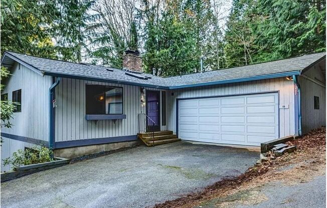 Two Stories of Comfort and Charm in Sudden Valley - Don't miss this 3bd/2b!!