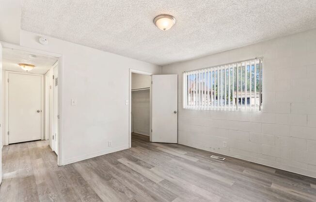 1 bed, 1 bath, $925, Unit 24