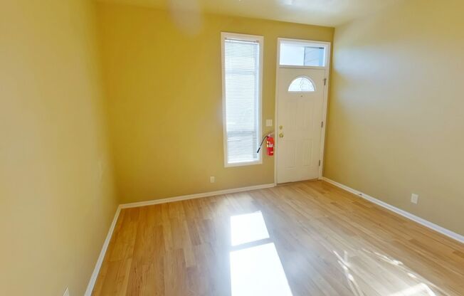 2 beds, 1 bath, $1,600, Unit 4