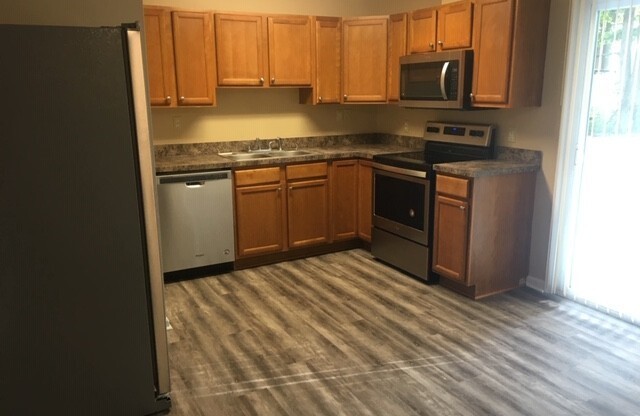 3 beds, 2 baths, $1,900