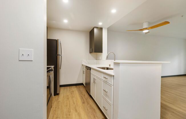 1 bed, 1 bath, 634 sqft, $2,345, Unit 215