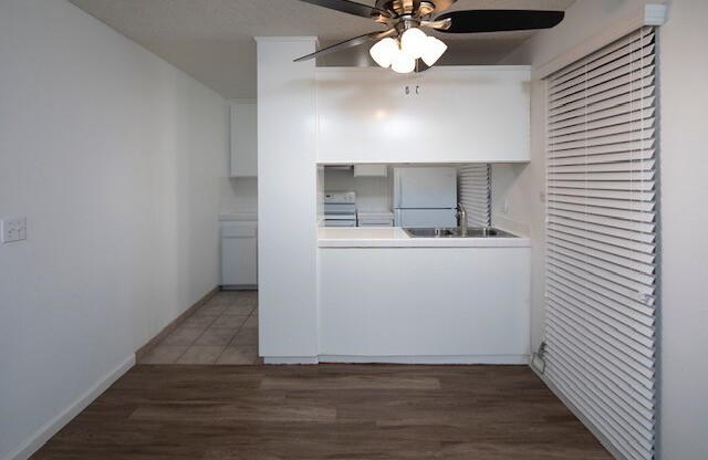 *OPEN HOUSE: 6/7 11:30AM-12:30PM* Pacific Beach: Large 1 Bedroom w/ Parking!