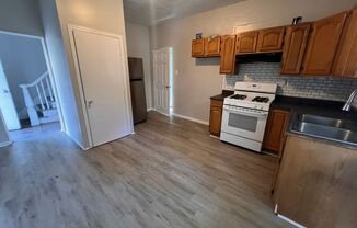 2 beds, 1.5 baths, $825