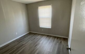 2 beds, 1 bath, $1,125, Unit 711-08