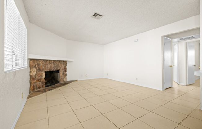 Open & Bright: End Unit with Ideal Layout