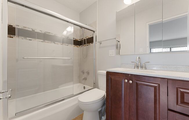 1 bed, 1.5 baths, 678 sqft, $2,400, Unit 4A