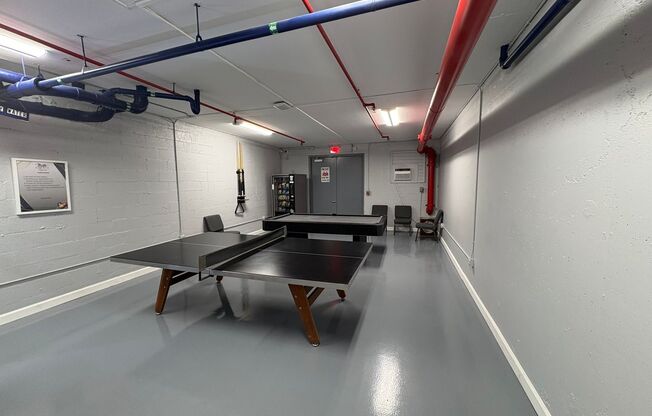 2 beds, 2 baths, $2,700, Unit #1402
