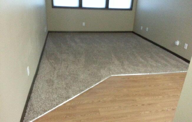 2 beds, 1 bath, 820 sqft, $985, Unit 4400 Wyndsor Terrace Building 5 #10