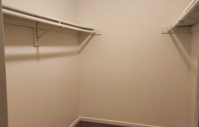 2 beds, 1 bath, 775 sqft, $885, Unit 364C