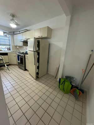 2 beds, 1 bath, $2,500, Unit 67E