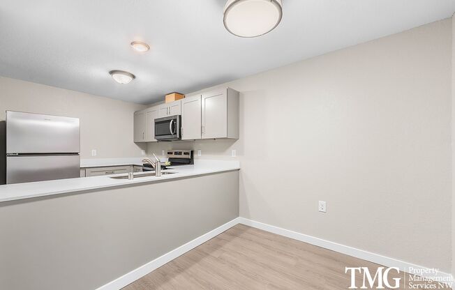 1 bed, 1 bath, 735 sqft, $1,565, Unit C36
