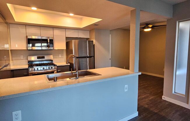 2 beds, 2 baths, 980 sqft, $2,670, Unit C105