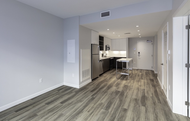 1 bed, 1 bath, 650 sqft, $3,660, Unit 224