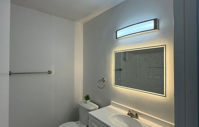 2 beds, 1 bath, $2,225, Unit 072#205