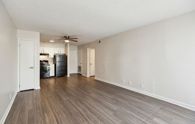 1 bed, 1 bath, 722 sqft, $1,299, Unit C27